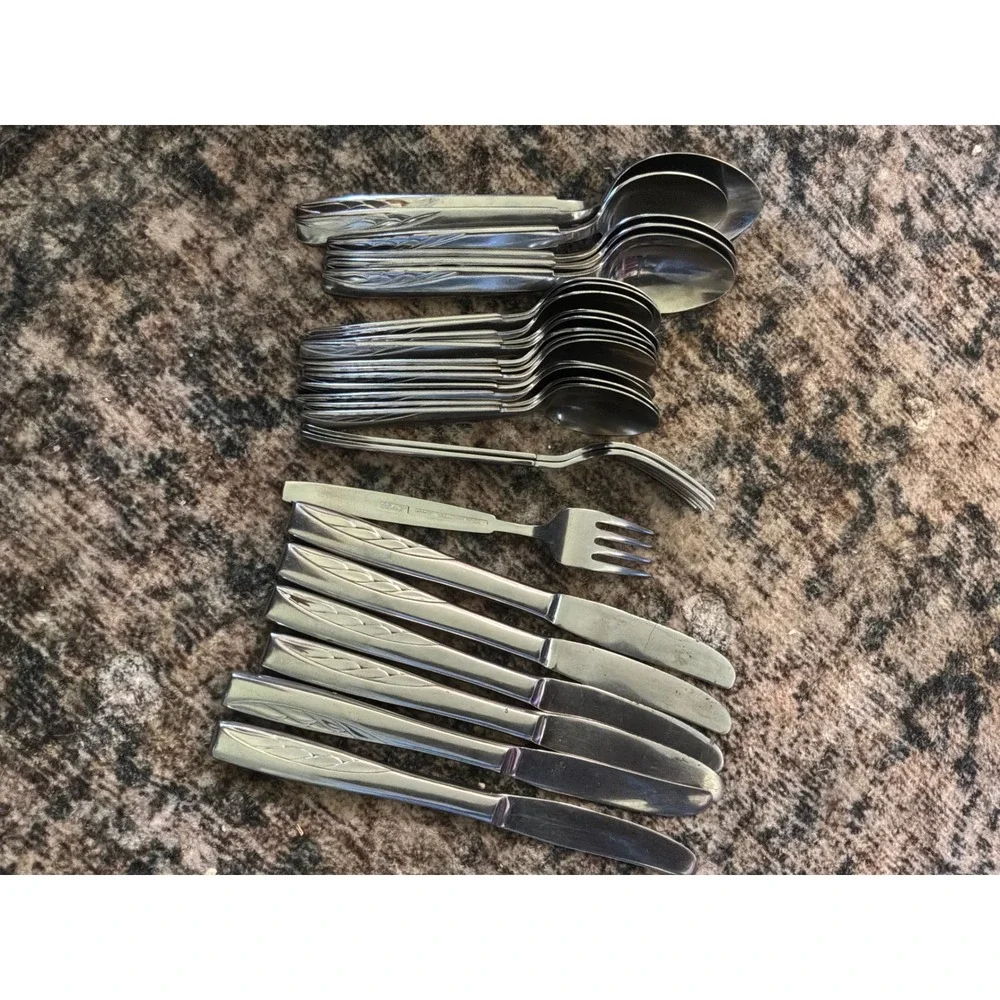 Vintage MCM Unisex MW Co Stainless Flatware 25pc Set Silver Wheat Japan